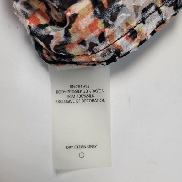 Robert Graham Women's Natural Floral Silk Blend Lulu Top w/ Bow Detail Size XL - Picture 7 of 7